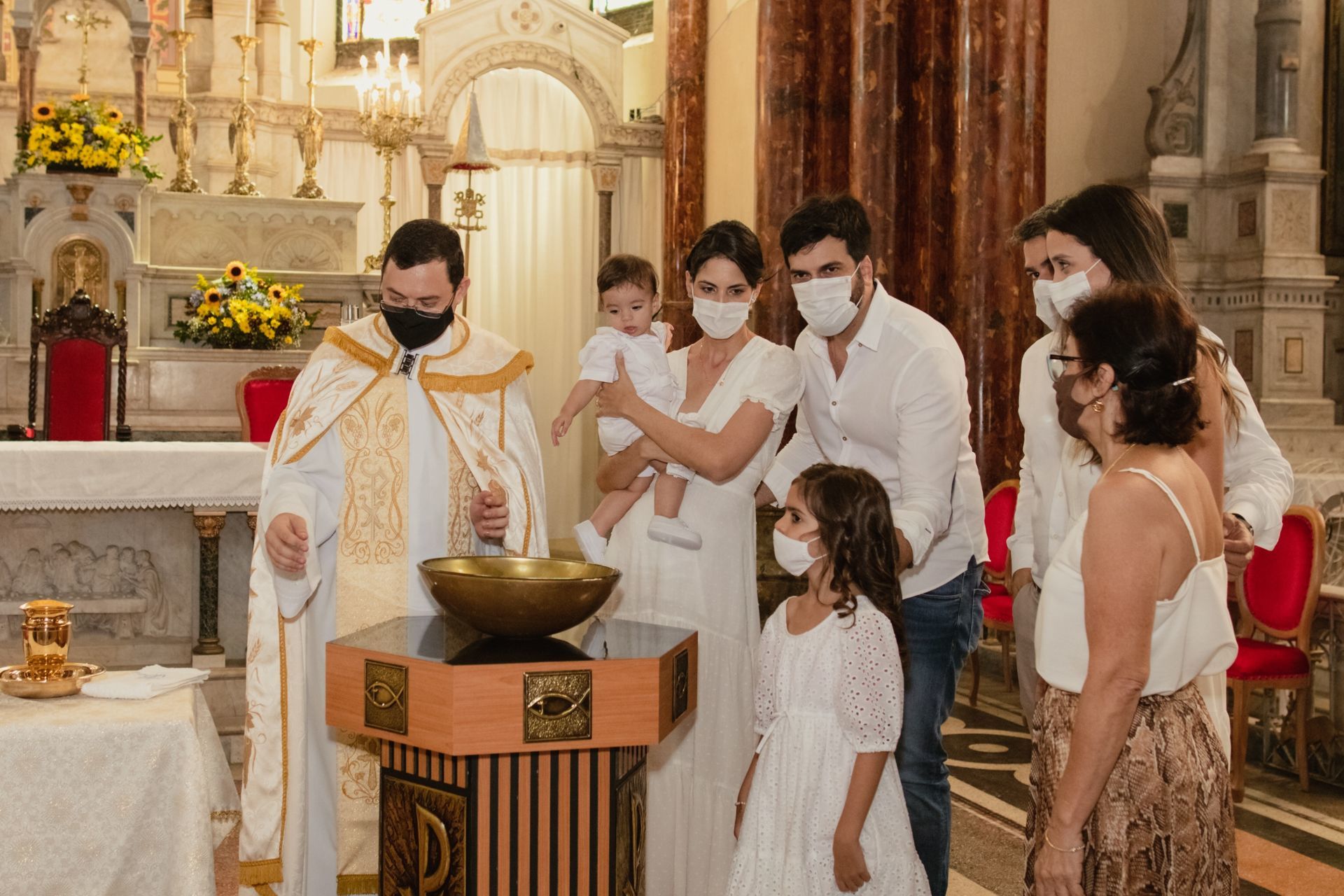 Foto Batizado de Theo e Sophia - Igreja do Salesiano, Recife Foto Batizado de Theo e Sophia - Igreja do Salesiano, Recife - Imagem 25