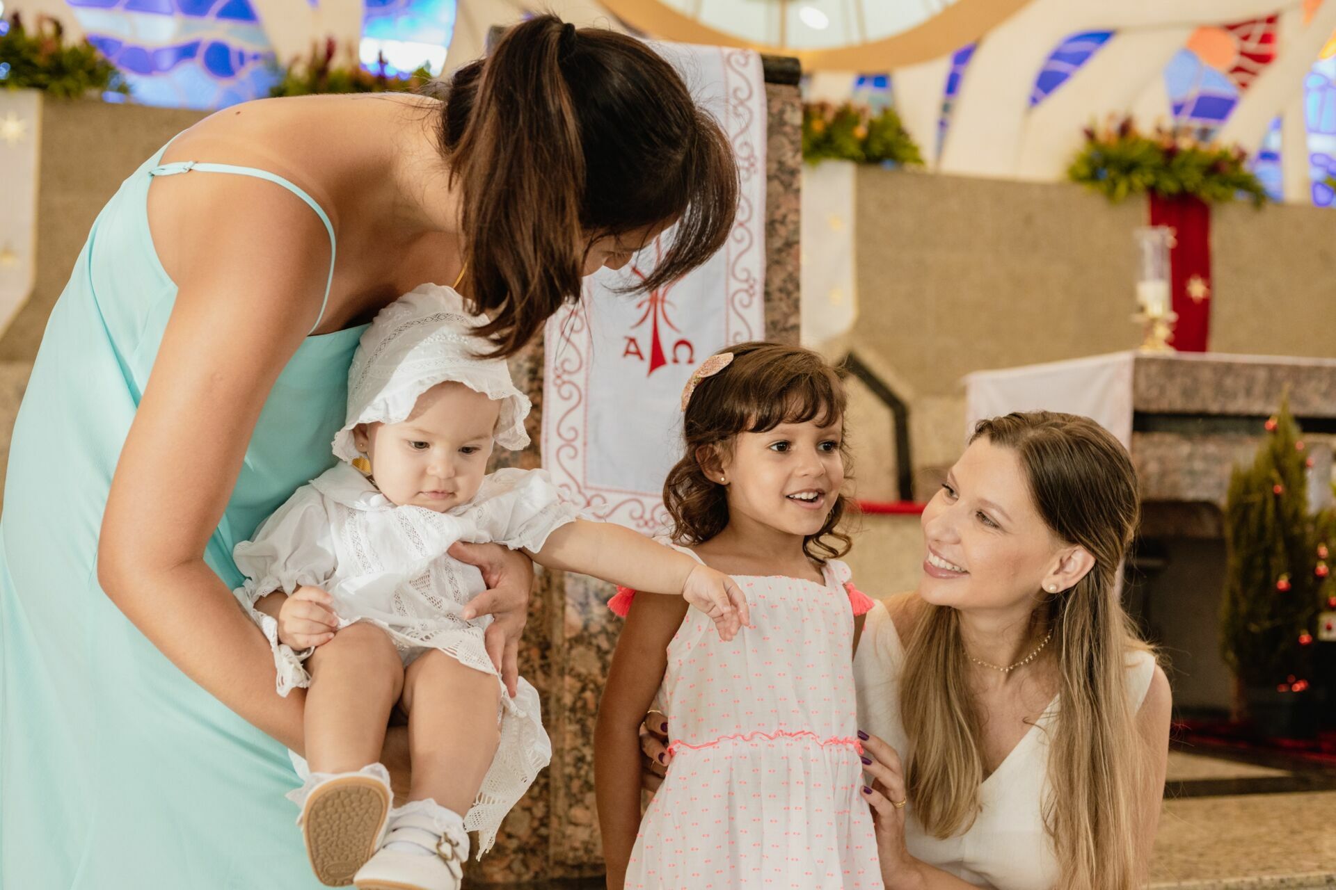Foto Batizado de Clara e Júlia - Igreja Nossa Senhora de Fátima de Boa Viagem Foto Batizado de Clara e Júlia - Igreja Nossa Senhora de Fátima de Boa Viagem - Imagem 10