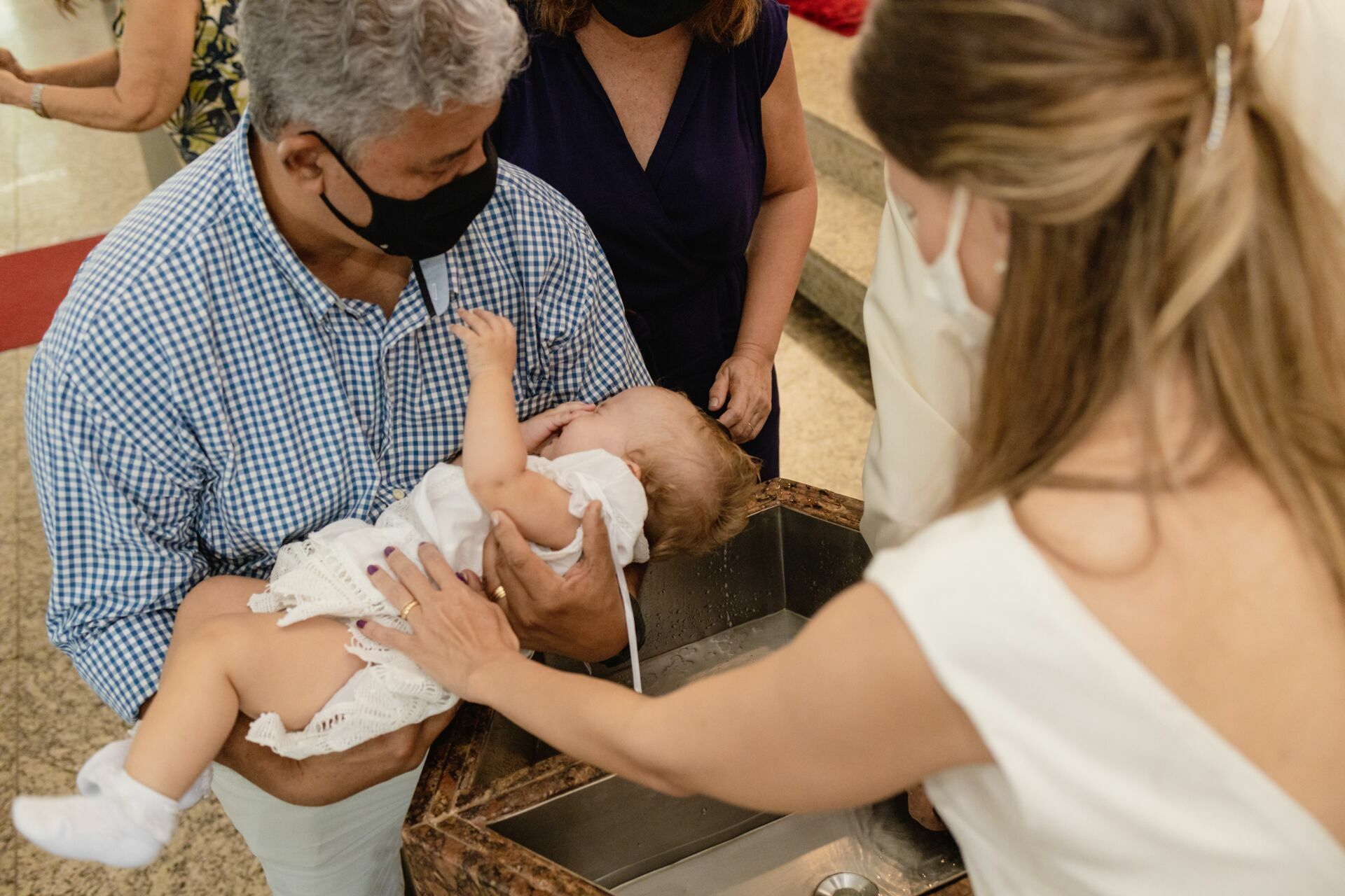 Foto Batizado de Clara e Júlia - Igreja Nossa Senhora de Fátima de Boa Viagem Foto Batizado de Clara e Júlia - Igreja Nossa Senhora de Fátima de Boa Viagem - Imagem 33
