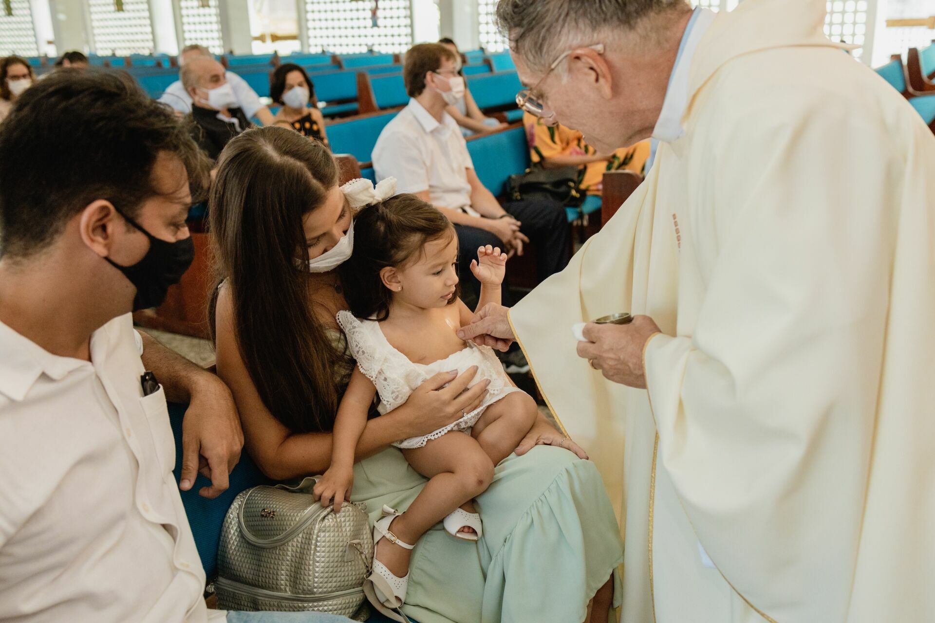 Foto Batizado de Clara e Júlia - Igreja Nossa Senhora de Fátima de Boa Viagem Foto Batizado de Clara e Júlia - Igreja Nossa Senhora de Fátima de Boa Viagem - Imagem 30